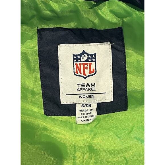 NFL Seattle Seahawks Puffer Vest Size S Women Team Apparel Embroidered Logo - Picture 3 of 10